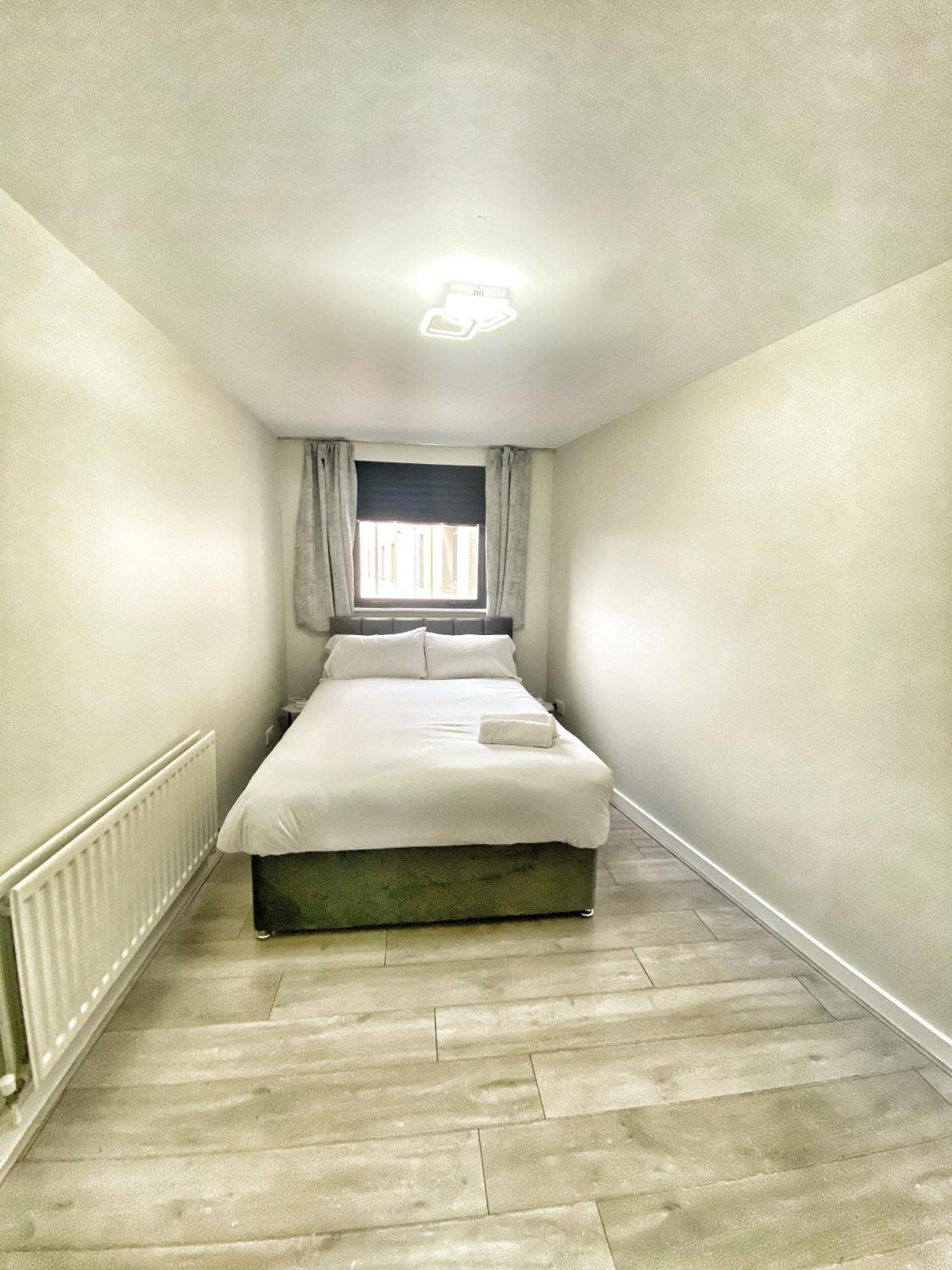2 Bed City Centre Apt, Free Parking - Albert Clock, Customs House Belfast Exterior photo