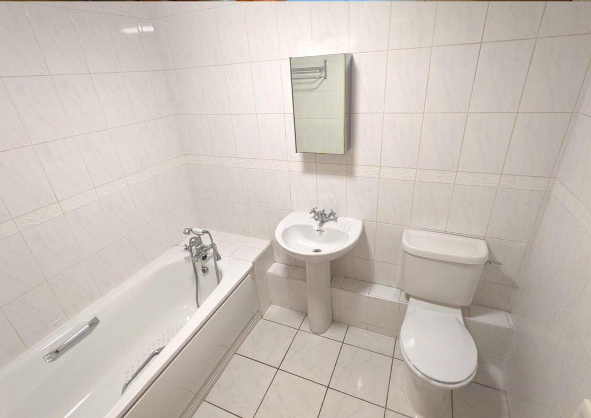 2 Bed City Centre Apt, Free Parking - Albert Clock, Customs House Belfast Exterior photo